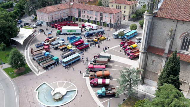 raduno nazionale di camion ed autobus storici a Montecchio del 2018