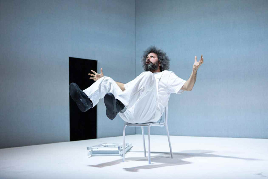 Stagione teatrale, Simone Cristicchi sostituisce Laura Morante 