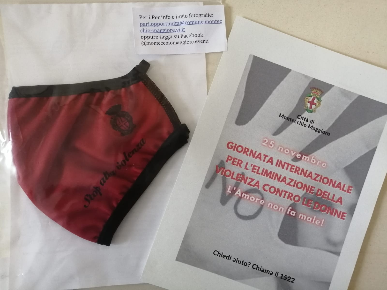 Mascherine Rosse per la Giornata internazionale contro la violenza sulle donne